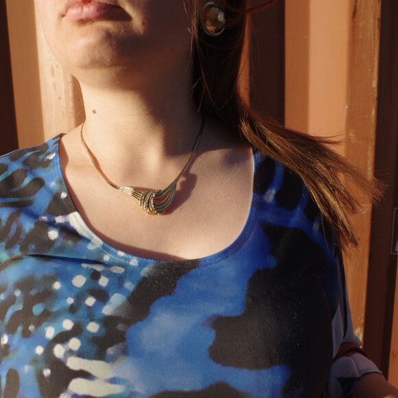 Gold Necklace Twist with Rhinestones - Picture 1 of 5